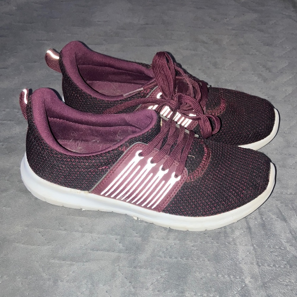 The Children’s Place Maroon Sneakers sz 2Y